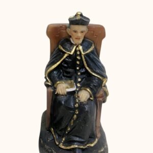 Padre Marianito Sentado